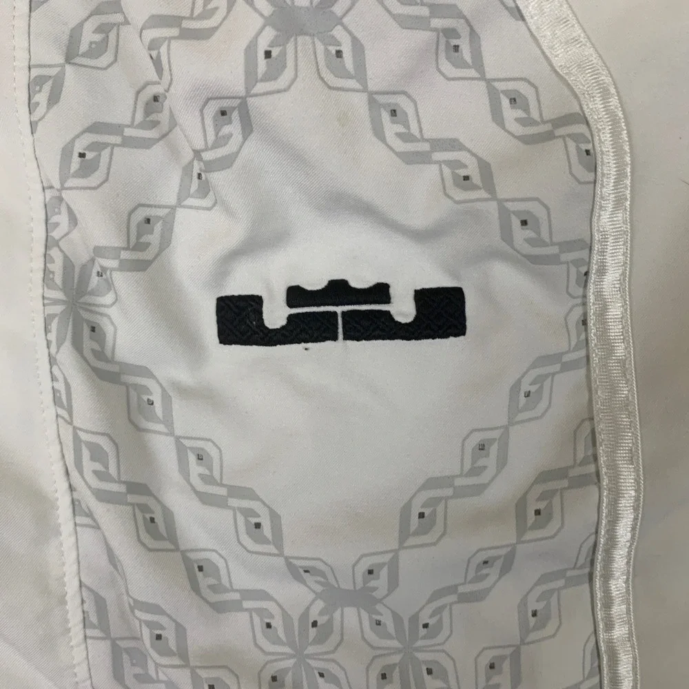 Nike LeBron Basketball Shorts Mens S White Gray Dri-FIT 451127-100 Crown Logo